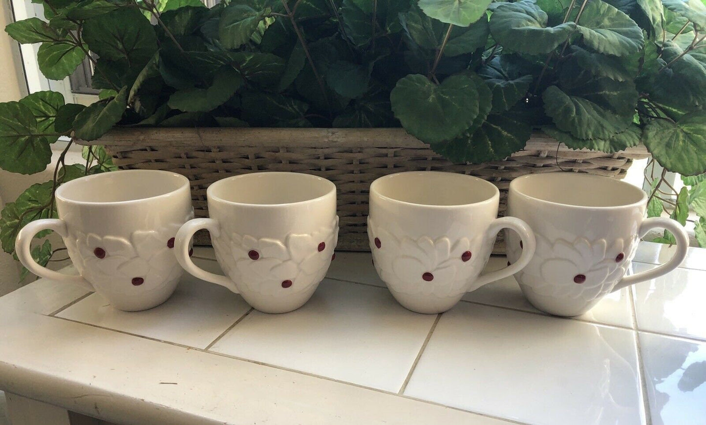 2004 Starbucks 16 Ounce Coffee Mug Set of 4, Christmas Holiday Holly Berries, Poinsettia